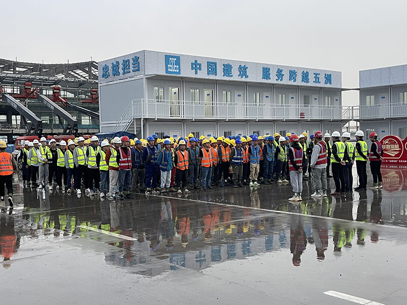 西安咸阳机场 早班会.jpg 图片关键词