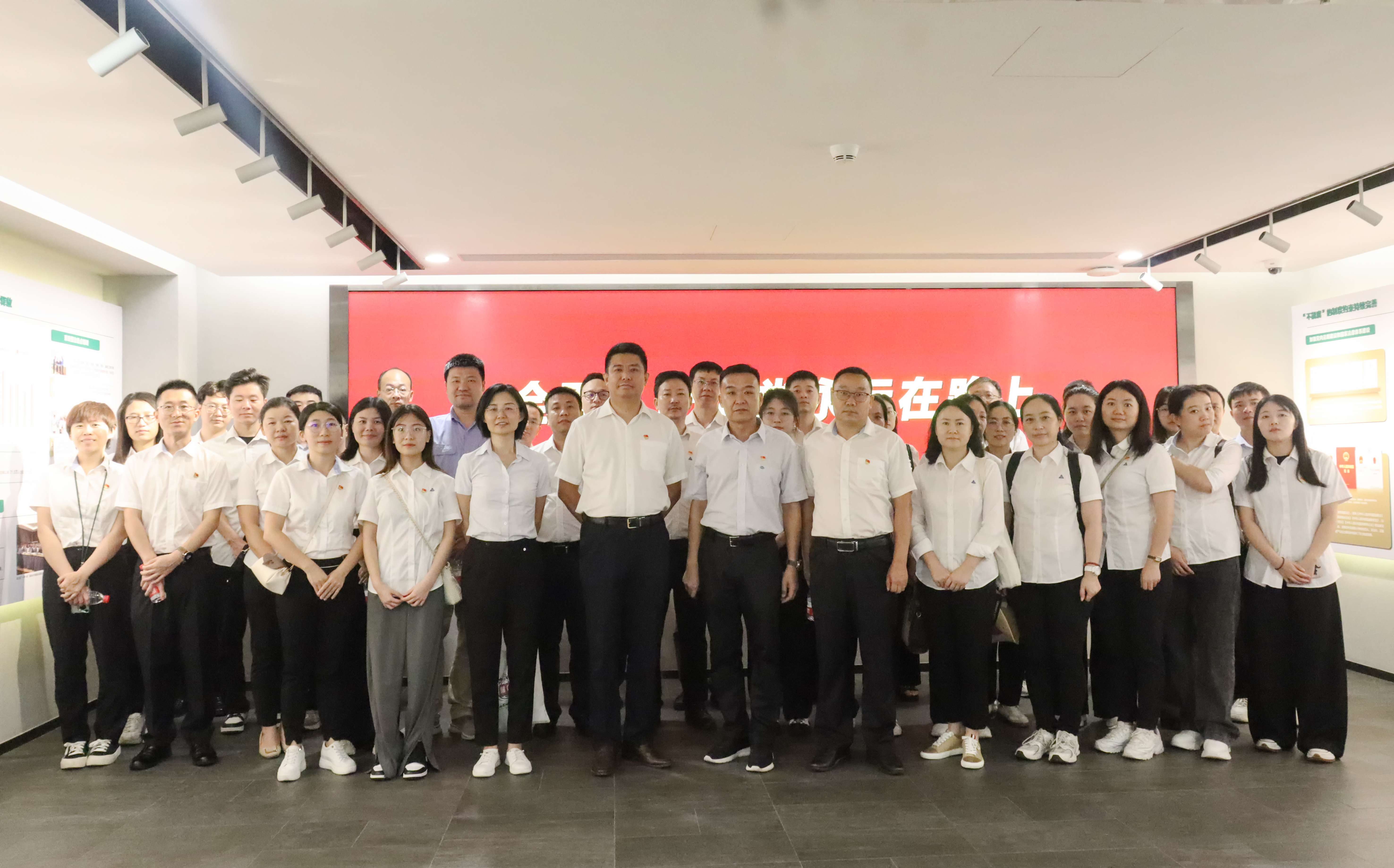 09 深圳支部参观警示教育基地.jpg 09 深圳支部参观警示教育基地.jpg